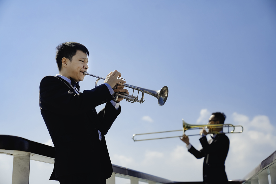 Nhạc trưởng Đồng Quang Vinh bất ngờ nhận lời diễn giao hưởng trên Vịnh Hạ Long - Ảnh 1