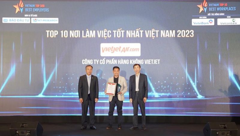 Vietjet được trao giải Nơi l&agrave;m việc tốt nhất Việt Nam 2023, ghi nhận m&ocirc;i trường l&agrave;m việc năng động, cởi mở v&agrave; chuy&ecirc;n nghiệp (ảnh: M.Đ)