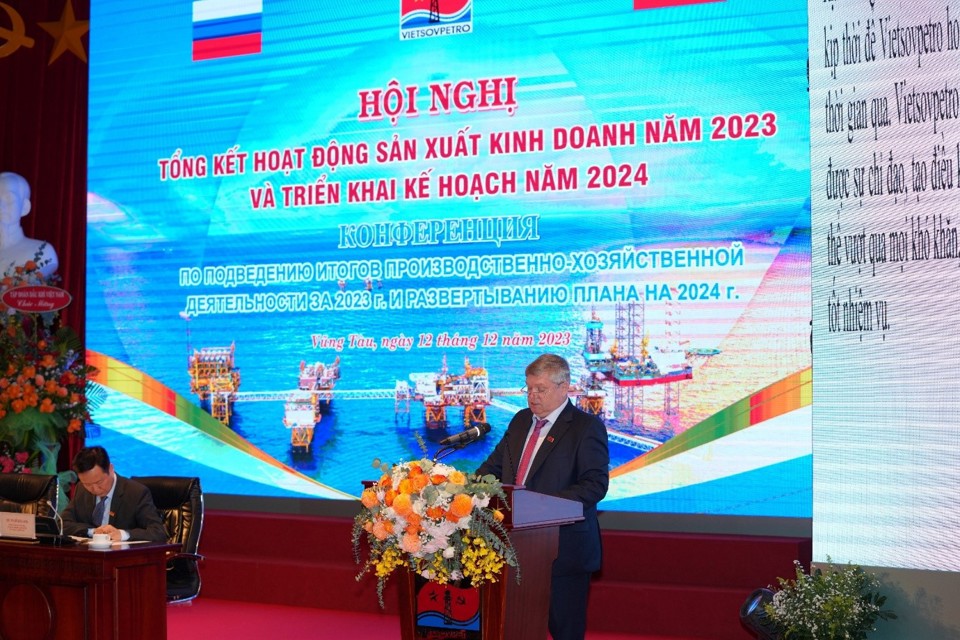 Ph&oacute; Tổng Gi&aacute;m đốc thứ nhất Vietsovpetro Saraev O.P.