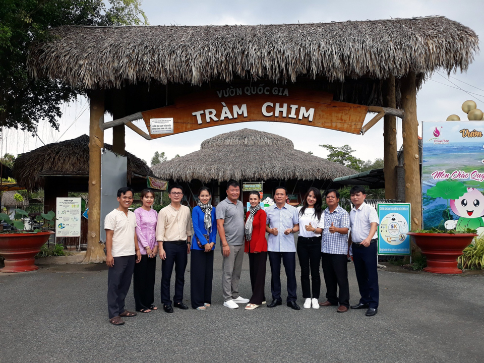 Kh&aacute;ch du lịch thăm quan Vườn quốc gia Tr&agrave;m Chim (Đồng Th&aacute;p). Ảnh: Ho&agrave;i Nam