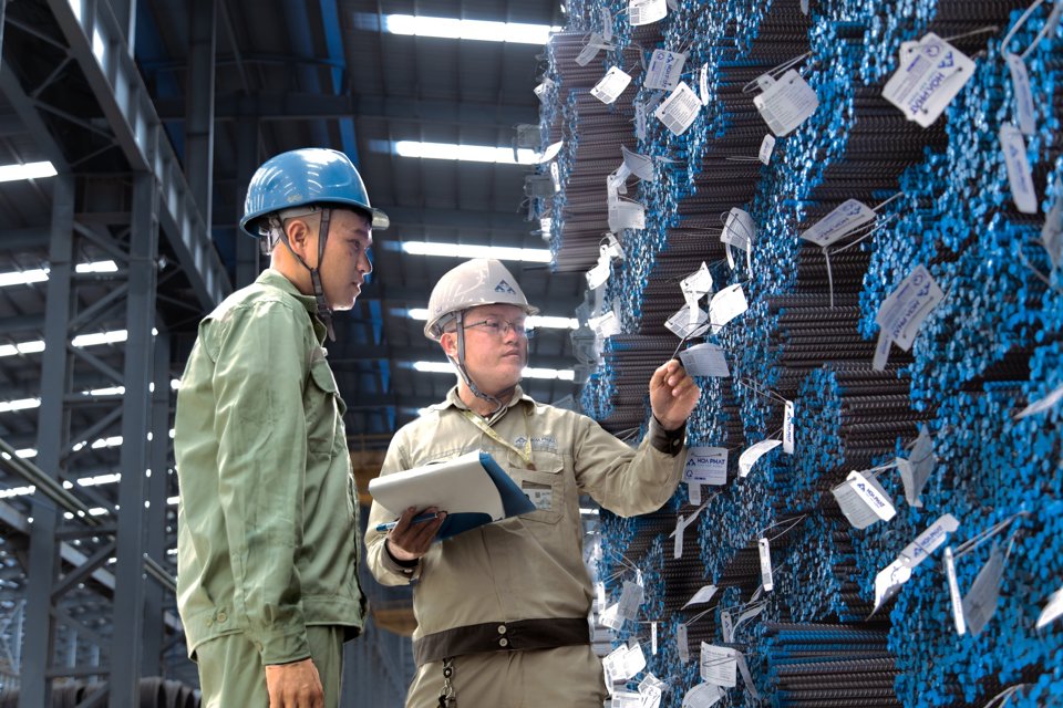 Kim ngạch xuất khẩu Quảng Ng&atilde;i năm 2023 lập kỷ lục chạm mốc 2,4 tỷ USD.