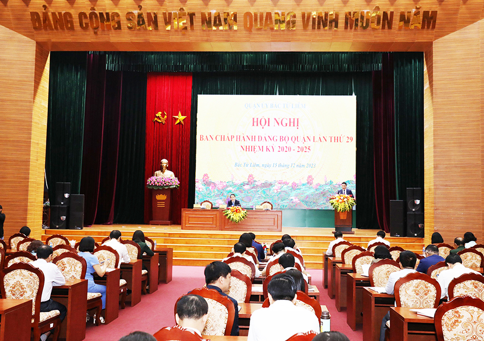 Quang cảnh h&ocirc;̣i nghị.