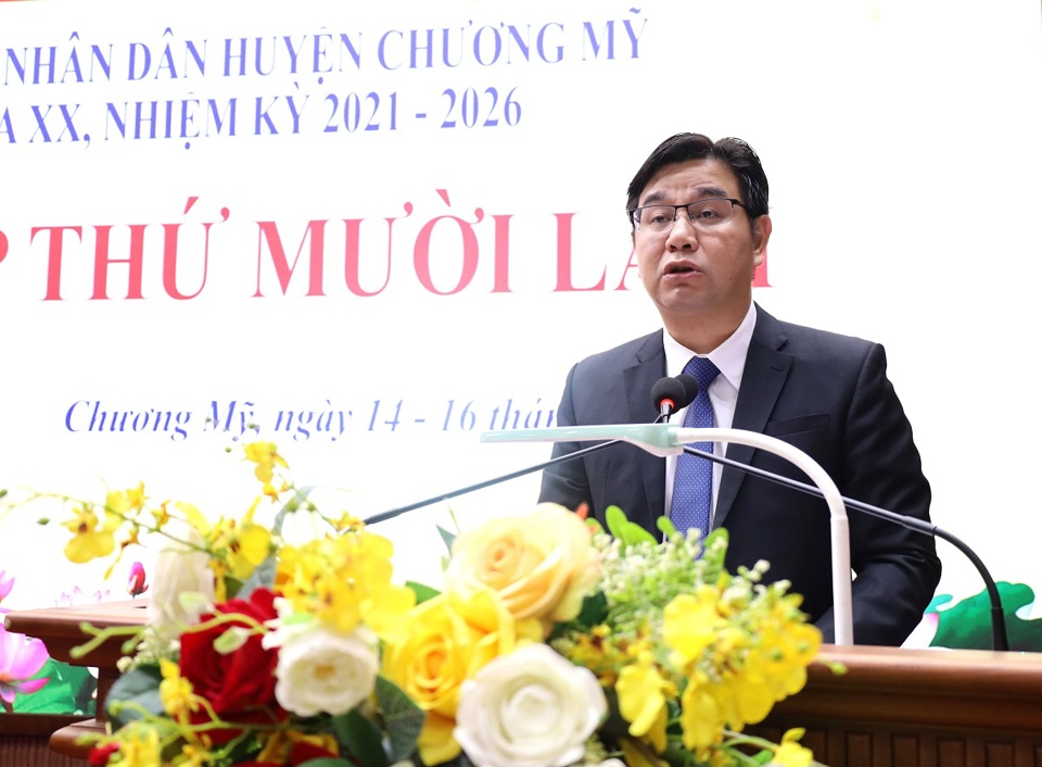 B&iacute; thư huyện ủy Chương Mỹ Nguyễn Văn Thắng ph&aacute;t biểu chỉ đạo tại kỳ họp