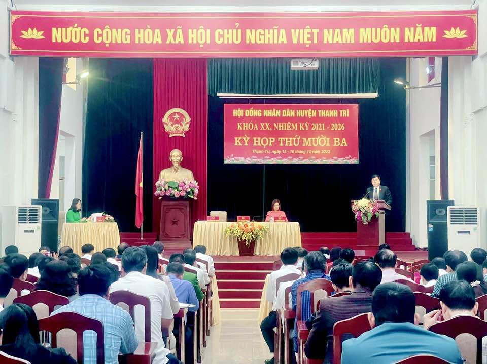 Chủ tịch HĐND huyện Thanh Tr&igrave; Đặng Đức Quỳnh ph&aacute;t biểu khai mạc Kỳ họp.