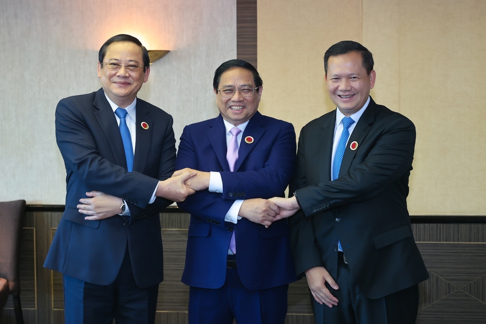 Thủ tướng Phạm Minh Ch&iacute;nh v&agrave; Thủ tướng L&agrave;o, Thủ tướng Campuchia trao đổi về việc thiết lập cơ chế họp 3 Thủ tướng Ch&iacute;nh phủ - Ảnh: VGP/Nhật Bắc &nbsp;