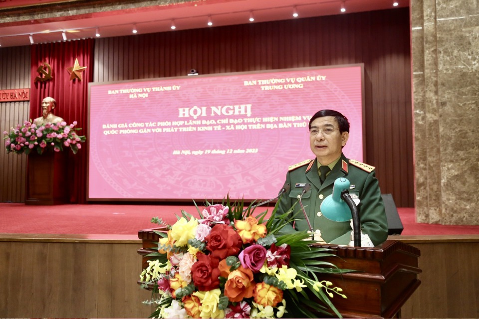 Đại tướng Phan Văn Giang ph&aacute;t biểu kết luận hội nghị.