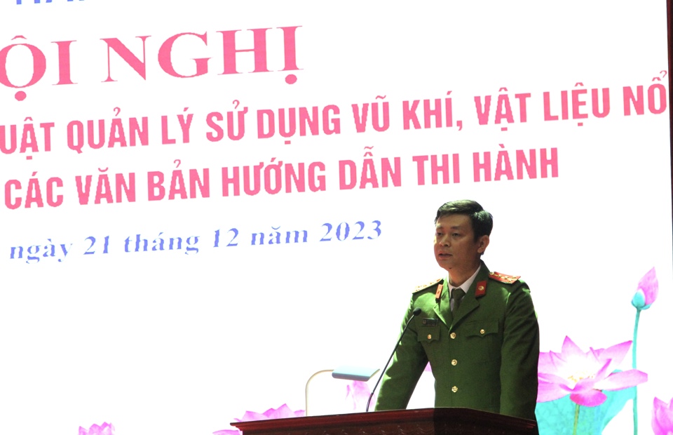 B&aacute;o c&aacute;o vi&ecirc;n&nbsp;tập huấn, tuy&ecirc;n truyền Luật Quản l&yacute; sử dụng vũ kh&iacute;, vật liệu nổ, c&ocirc;ng cụ hỗ trợ v&agrave; c&aacute;c văn bản hướng dẫn thi h&agrave;nh.