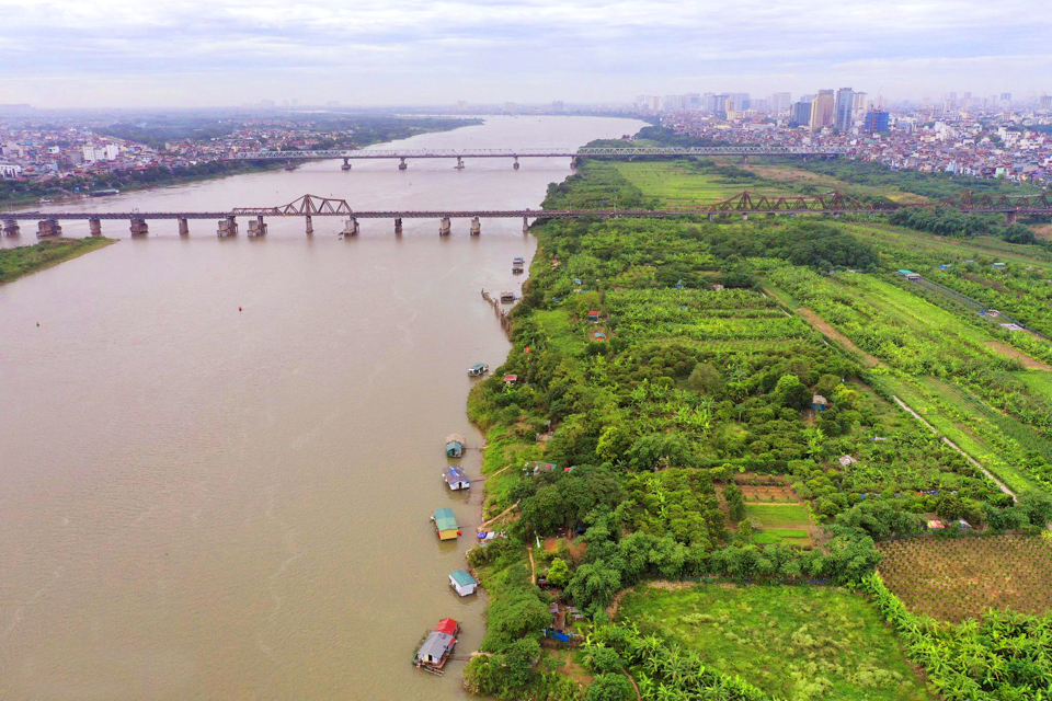 Bãi giữa sông Hồng thuộc địa phận quận Hoàn Kiếm. Ảnh: Phạm Hùng