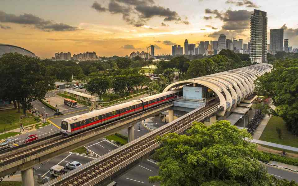 Hạ tầng giao thông công cộng ở Singapore phát triển hiện đại. Ảnh: AFP