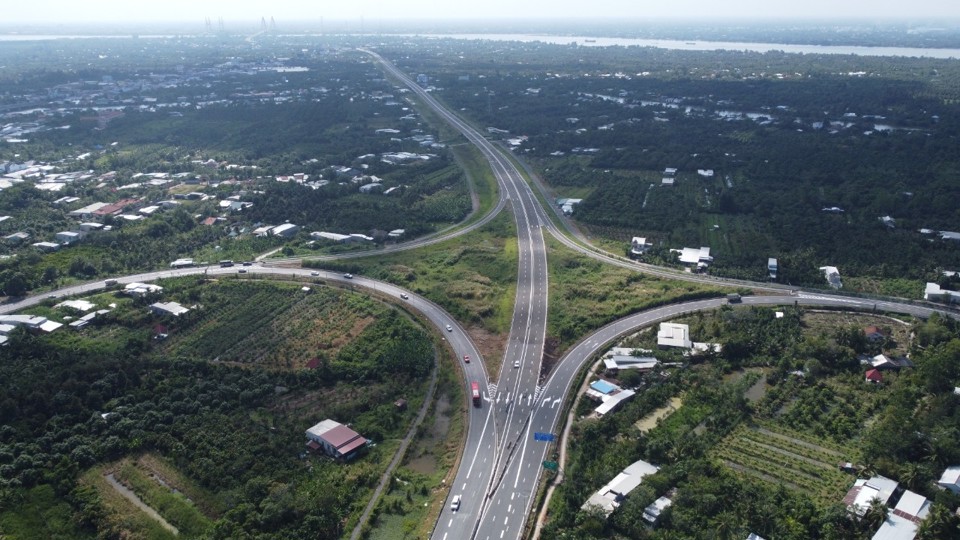 Cầu Mỹ Thuận 2 kết nối với đường cao tốc Mỹ Thuận - Cần Thơ. Ảnh LC