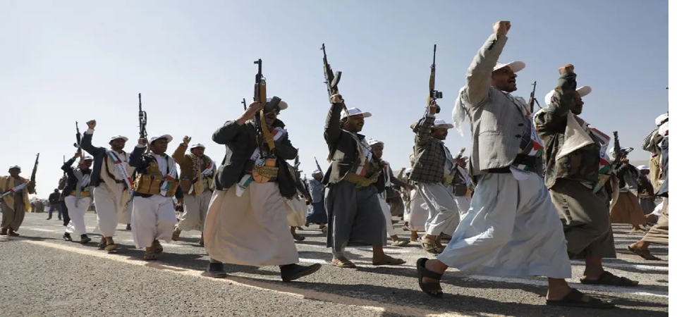 Lực lượng Houthi biểu t&igrave;nh tại Yemen. Ảnh: The New York Times