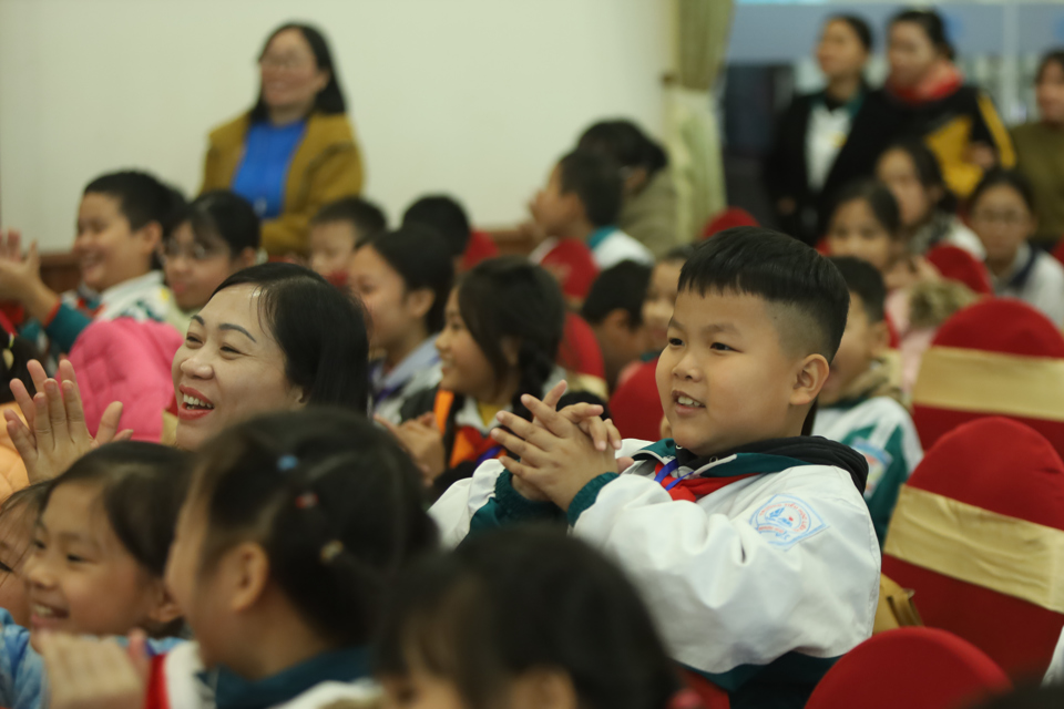 C&aacute;c em cũng được tham quan, vui chơi tại khu du lịch Ao Vua.&nbsp;