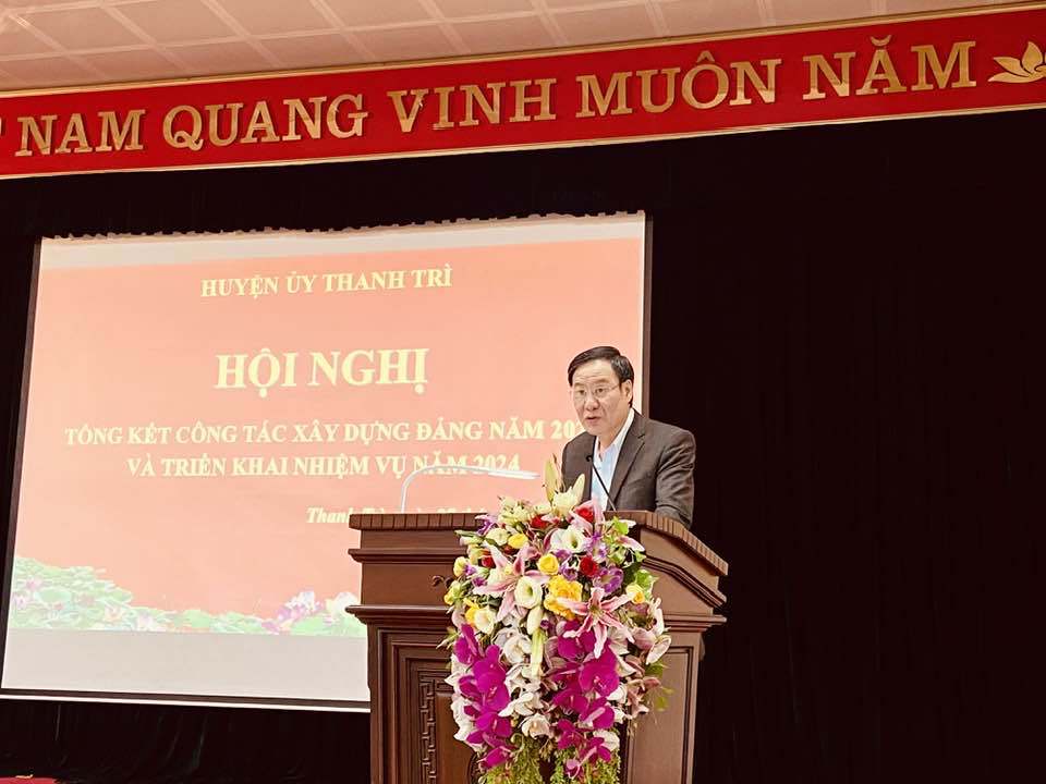 B&iacute; thư Huyện ủy Thanh Tr&igrave; L&ecirc; Tiến Nhật ph&aacute;t biểu chỉ đạo tại hội nghị.