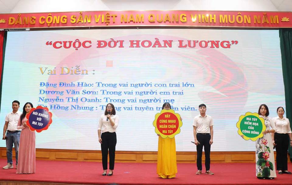 Cụm thi thể hiện tuy&ecirc;n truyền ph&aacute;p luật ph&ograve;ng chống ma t&uacute;y bằng h&igrave;nh thức s&acirc;n khảu h&oacute;a.