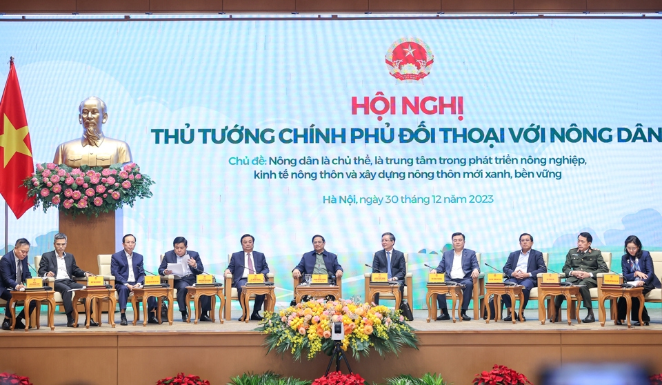 Thủ tướng Phạm Minh Ch&iacute;nh: Hướng tới mục ti&ecirc;u "Mỗi người n&ocirc;ng d&acirc;n đều c&oacute; khả năng truy cập, khai th&aacute;c, sử dụng hiệu quả nền tảng dữ liệu số về n&ocirc;ng nghiệp, truy xuất nguồn gốc, giảm sự phụ thuộc v&agrave;o c&aacute;c kh&acirc;u trung gian từ sản xuất, ph&acirc;n phối đến người ti&ecirc;u d&ugrave;ng" - Ảnh: VGP/Nhật Bắc