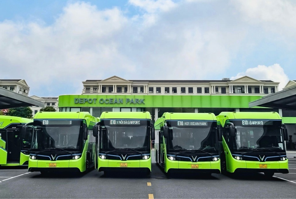 Chính thức có VinBus kết nối nội đô Hà Nội tới sân bay Nội Bài - Ảnh 1