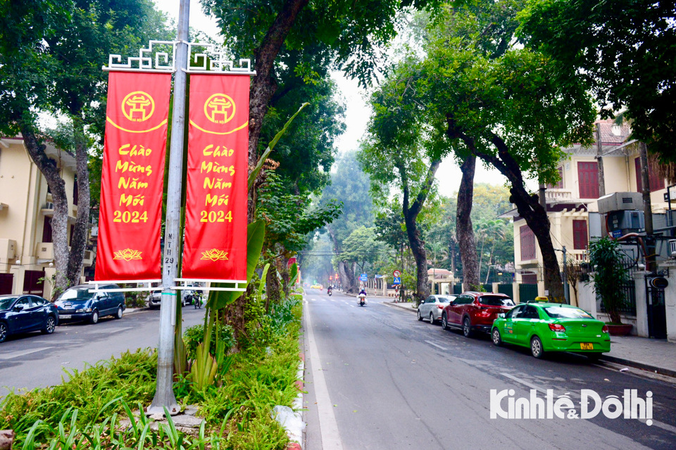 Hà Nội: Đường phố bình yên trong ngày đầu năm mới 2024 - Ảnh 1