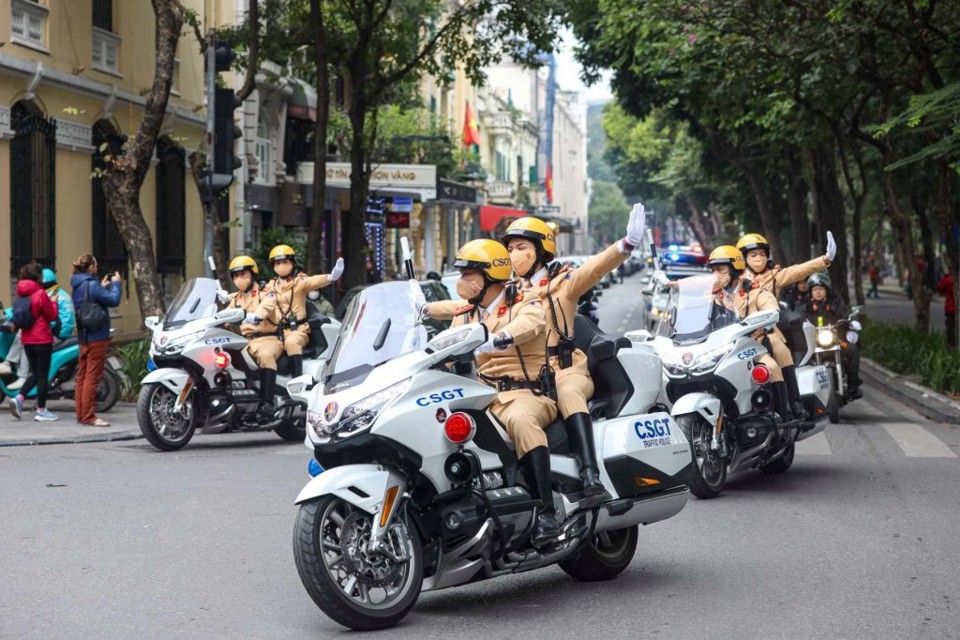 Công an TP Hà Nội tổ chức ra quân trấn áp tội phạm, bảo đảm an ninh dịp Tết Nguyên đán Giáp Thìn 2024. Ảnh: Trẩn Dũng