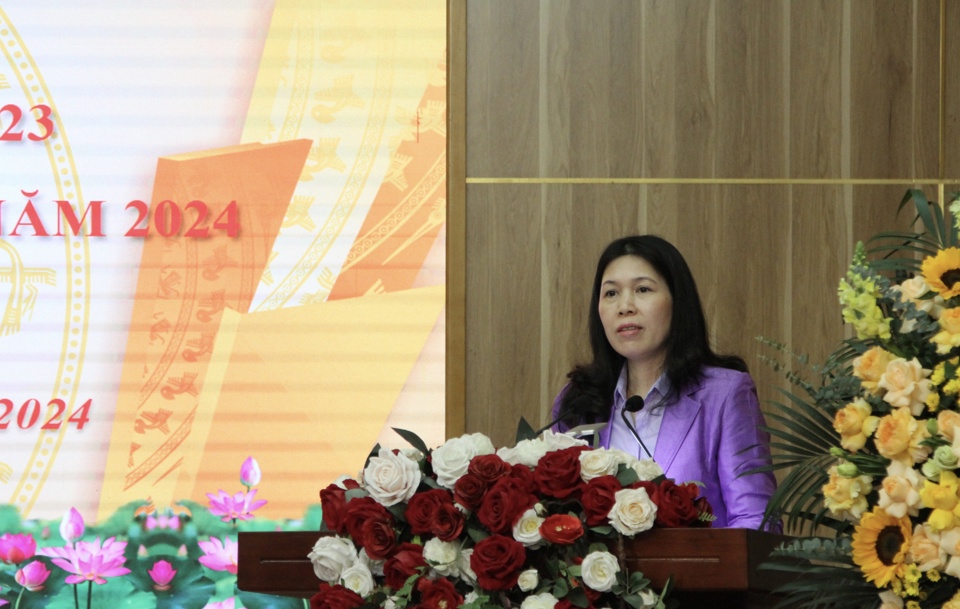 B&iacute; thư Quận uỷ Cầu Giấy Trần Thị Phương Hoa ph&aacute;t biểu tại hội nghị.