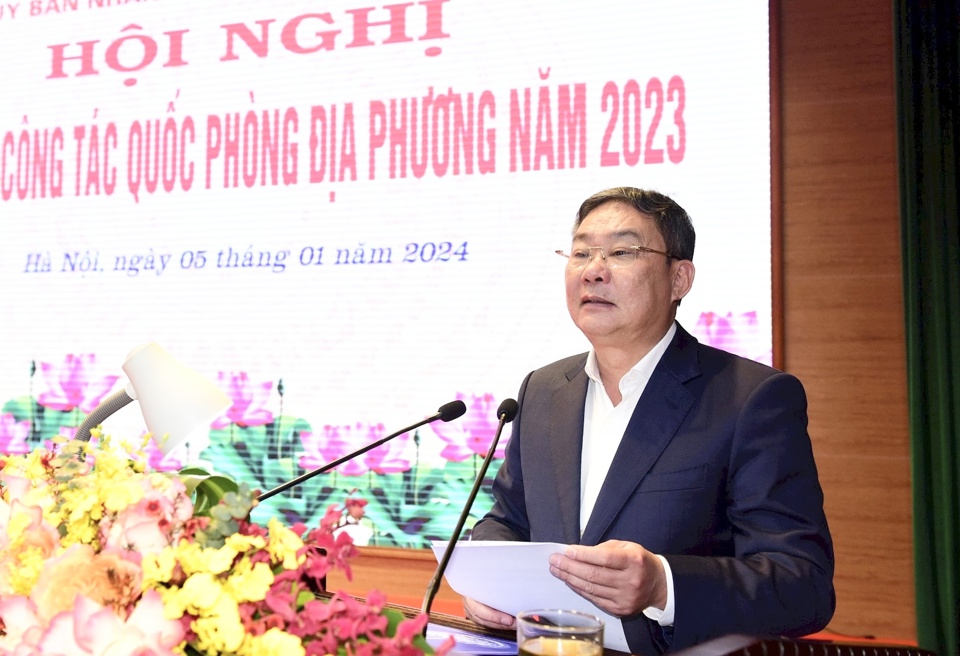 Ph&oacute; Chủ tịch Thường trực UBND Th&agrave;nh phố L&ecirc; Hồng Sơn đề nghị trong năm 2024, c&aacute;c ban, sở, ng&agrave;nh, địa phương v&agrave; Bộ Tư lệnh Thủ đ&ocirc; H&agrave; Nội chuẩn bị tốt cho nhiệm vụ diễn tập khu vực ph&ograve;ng thủ th&agrave;nh phố