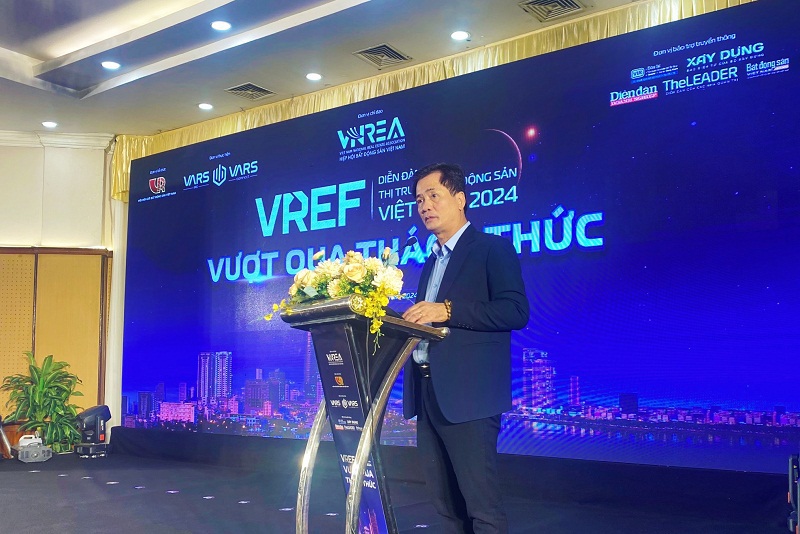 Chủ tịch VARS TS Nguyễn Văn Đ&iacute;nh ph&aacute;t biểu.