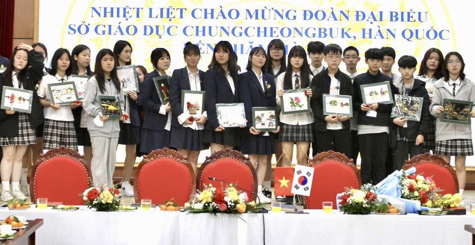 Học sinh Hàn Quốc tham gia chương trình giao lưu văn hóa, giáo dục tại Hà Nội