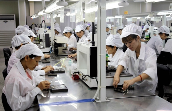 Kim ngạch nhập khẩu điện thoại v&agrave; linh kiện giảm 58,8%