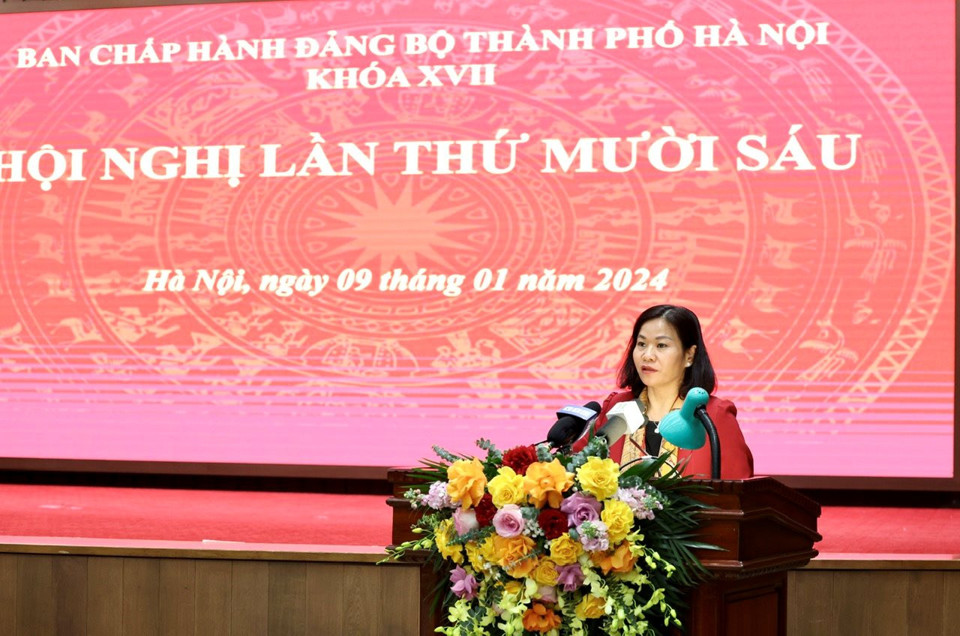 Ph&oacute; B&iacute; thư Thường trực Th&agrave;nh ủy Nguyễn Thị Tuyến ph&aacute;t biểu tại Hội nghị.