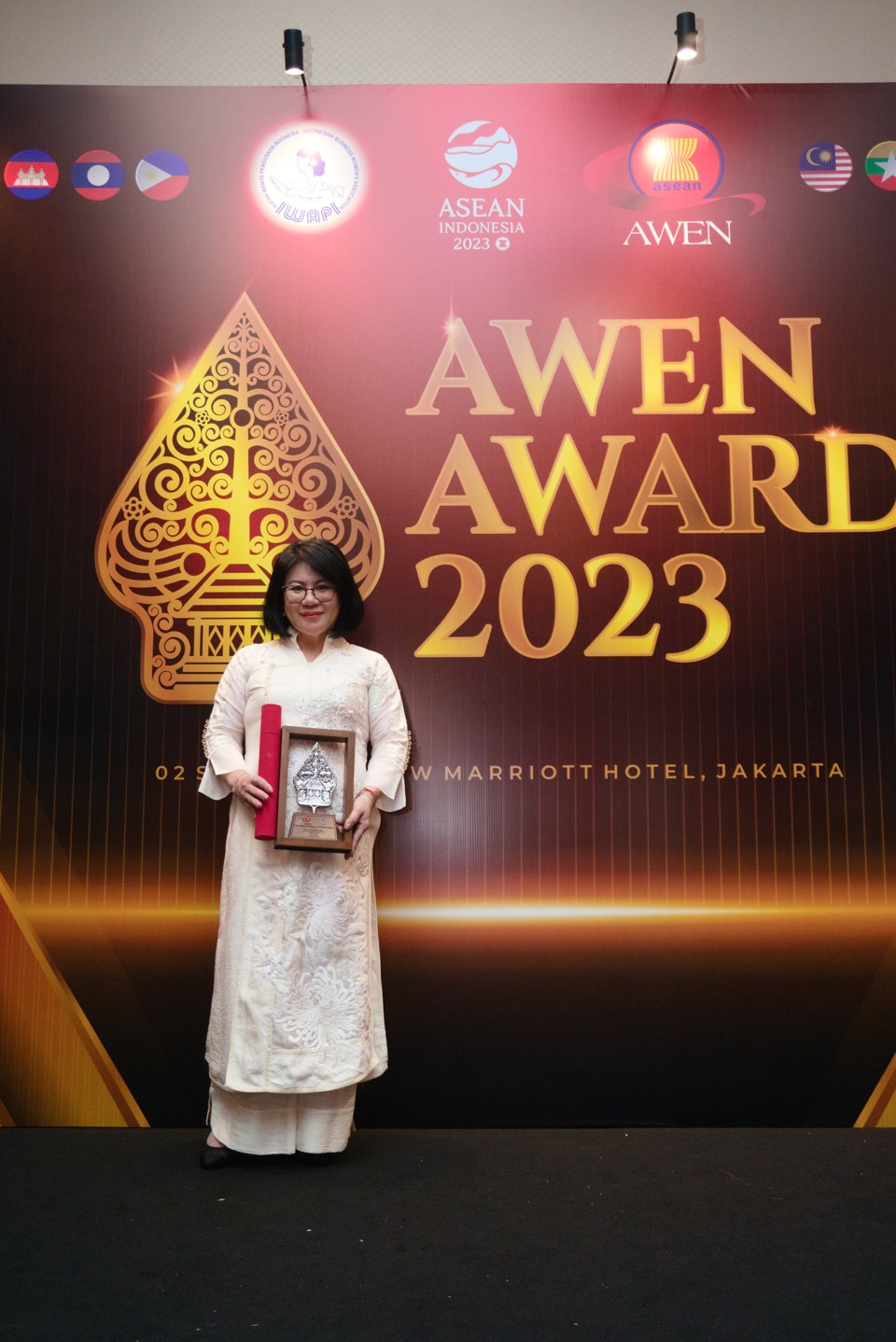 Tổng Gi&aacute;m đốc HANEL B&ugrave;i Thị Hải Yến nhận giải Doanh nh&acirc;n nữ ASEAN của năm 2023