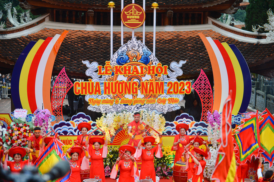 Lễ khai hội ch&ugrave;a Hương năm Qu&yacute; M&atilde;o 2023. Ảnh: Hữu Thắng &nbsp;