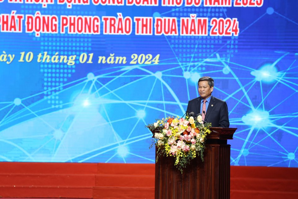 Ph&oacute; Chủ tịch Tổng LĐLĐ Việt Nam Huỳnh Thanh Xu&acirc;n ph&aacute;t biểu tại hội nghị