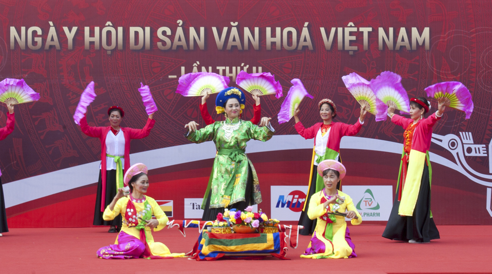 Biểu diễn nghệ thuật tại Ngày hội Di sản văn hóa Việt Nam. Ảnh: Hải Linh