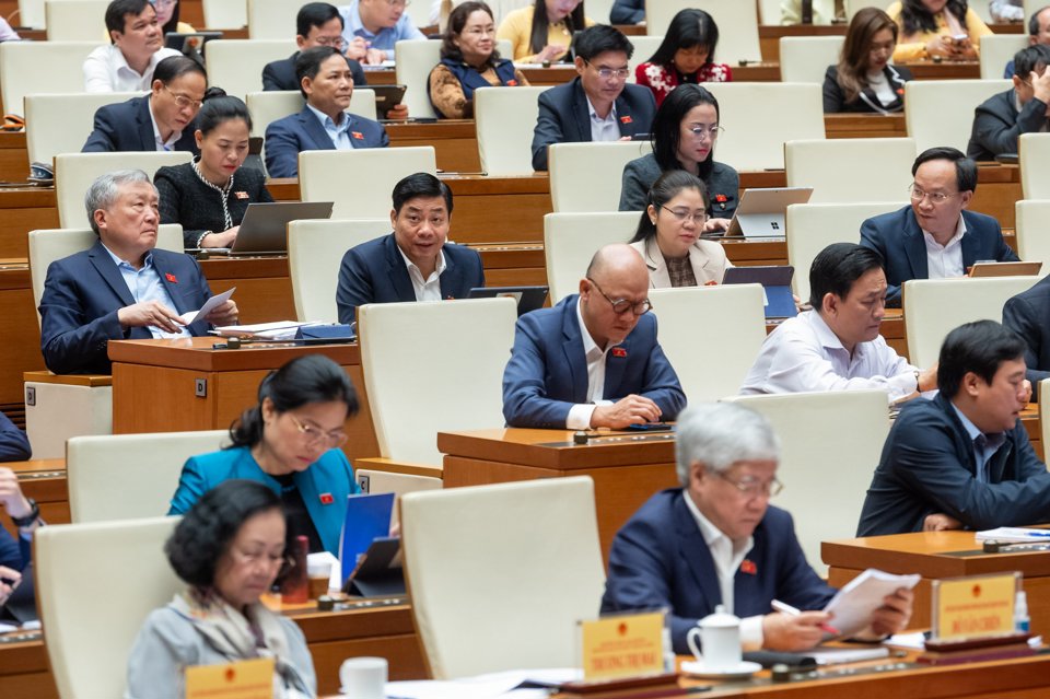 Các đại biểu Quốc hội dự kỳ họp sáng 16/1. Ảnh: Duy Linh