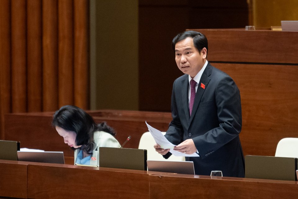 Chủ nhiệm Ủy ban T&agrave;i ch&iacute;nh, Ng&acirc;n s&aacute;ch L&ecirc; Quang Mạnh cho biết, Ủy ban T&agrave;i ch&iacute;nh Ng&acirc;n s&aacute;ch sẽ phối hợp với cơ quan tr&igrave;nh tiếp thu đầy đủ &yacute; kiến c&aacute;c đại biểu để ho&agrave;n thiện dự thảo Nghị quyết của Quốc hội