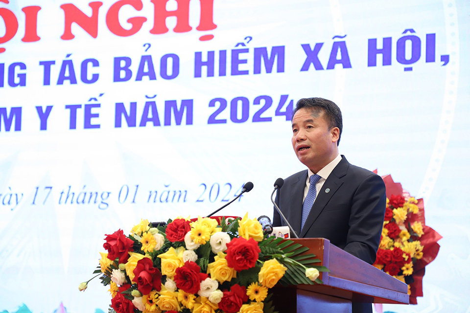 Tổng Gi&aacute;m đốc BHXH Việt Nam Nguyễn Thế Mạnh ph&aacute;t biểu khai mạc hội nghị.