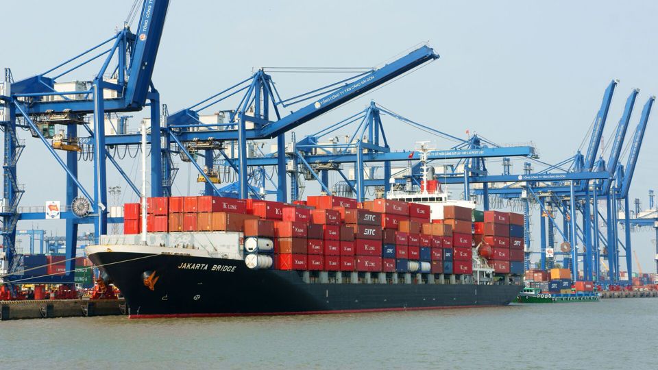 Xuất khẩu hàng hóa tại cảng Cát Lái, Hải Phòng. Ảnh: Hải Linh