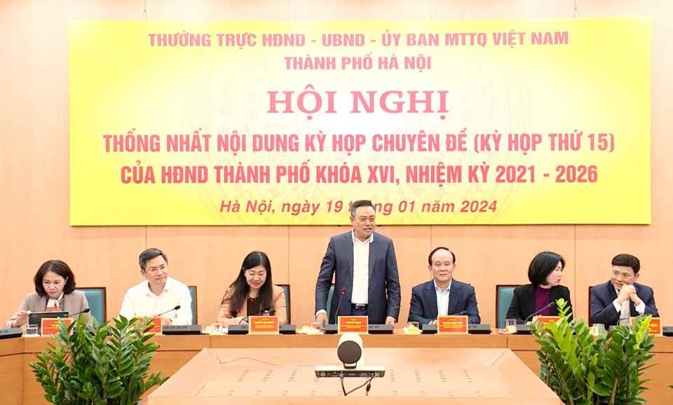 Chủ tịch UBND TP H&agrave; Nội Trần Sỹ Thanh ph&aacute;t biểu tại hội nghị