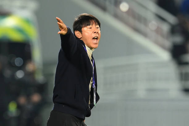 HLV Shin Tae-yong khẳng định tuyển Indonesia c&oacute; phần may mắn khi đ&aacute;nh bại tuyển Việt Nam tại VCK Asian Cup 2023. Ảnh: Getty.