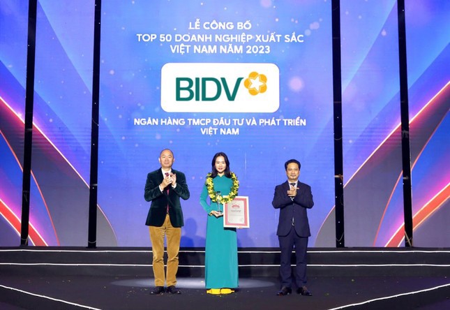 BIDV giữ vững vị trí Top 50 doanh nghiệp xuất sắc Việt Nam năm 2023 - Ảnh 1
