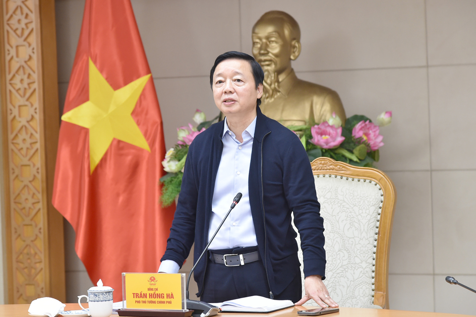 Ph&oacute; Thủ tướng Ch&iacute;nh phủ Trần Hồng H&agrave; ph&aacute;t biểu tại cuộc họp