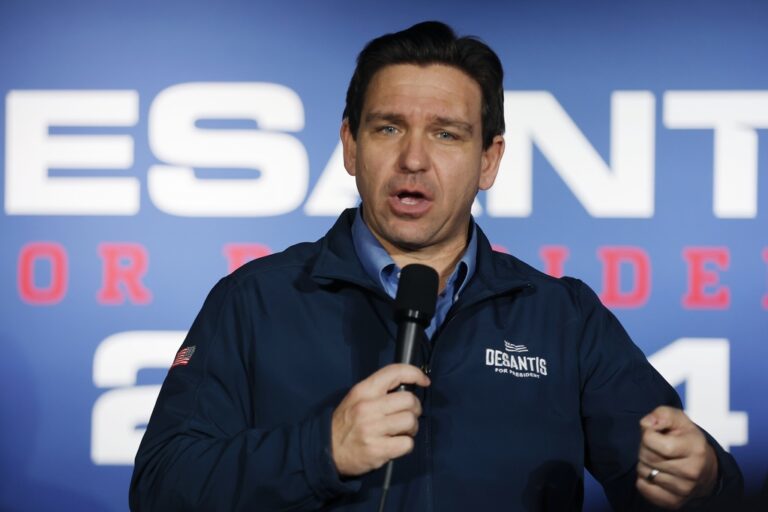 Thống đốc bang Florida Ron DeSantis. Ảnh: AFP