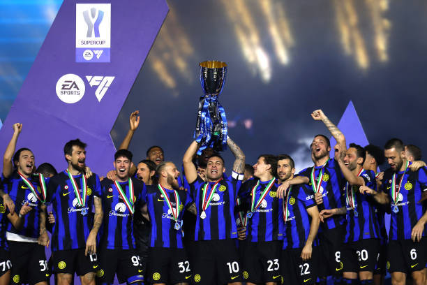 Inter Milan đăng quang Si&ecirc;u cup Italia lần thứ 3 trong lịch sử. Ảnh: Getty.