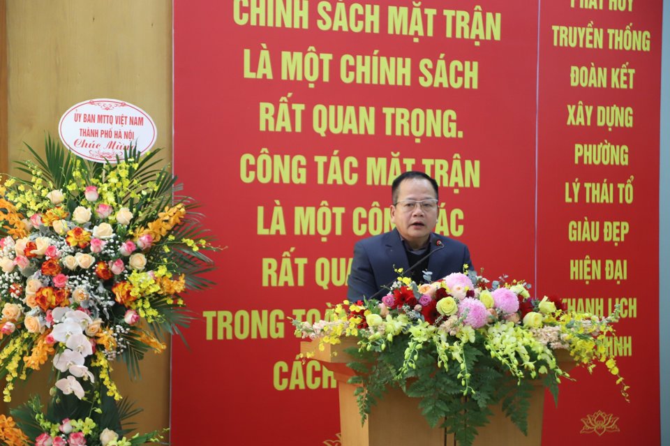 Chủ tịch Ủy ban MTTQ Việt Nam quận Ho&agrave;n Kiếm L&ecirc; Hồng Ph&uacute; ph&aacute;t biểu tại đại hội.