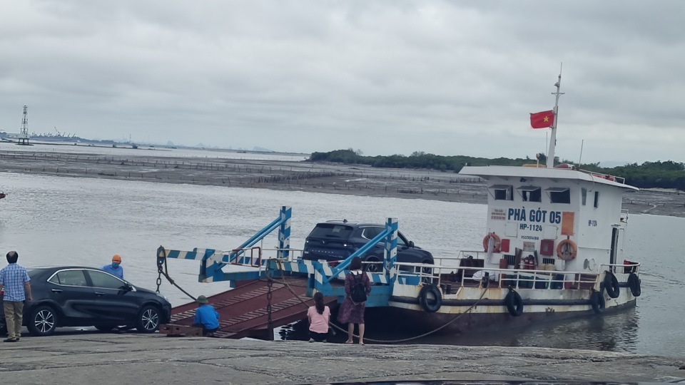 Từ ng&agrave;y 1/3/2024 người d&acirc;n, du kh&aacute;ch sẽ chuyển sang bến mới để đi đ&oacute; l&agrave; bến Đồng B&agrave;i.