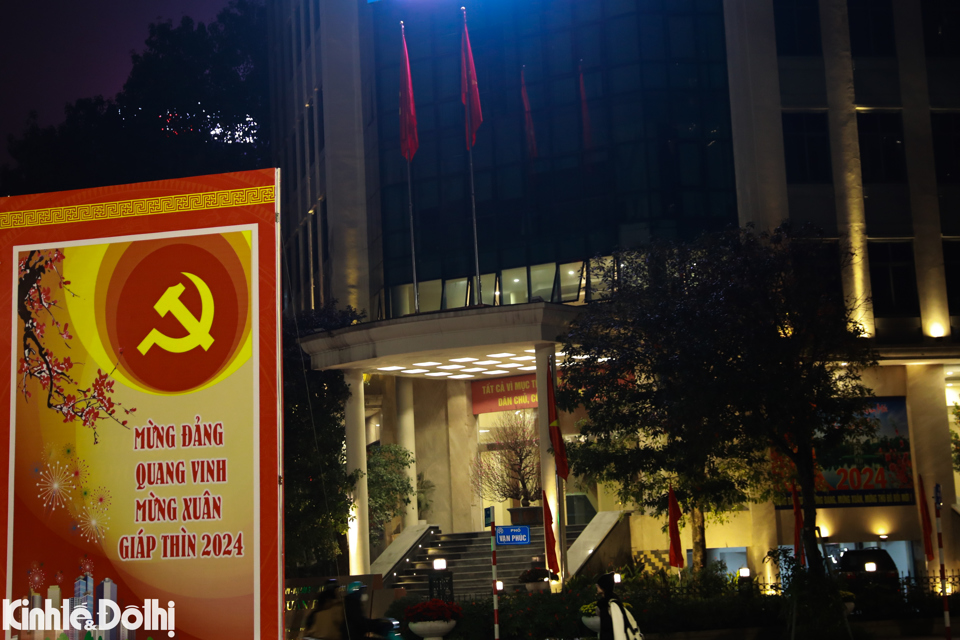 Hướng tới kỷ niệm 94 năm Ng&agrave;y th&agrave;nh lập Đảng Cộng sản Việt Nam (3/2/1930 &ndash; 3/2/2024), nhiều băng-r&ocirc;n, pano cũng được lắp đặt.