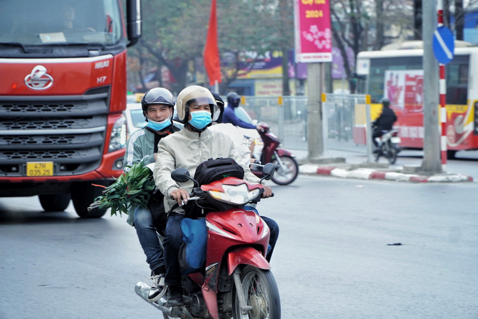 Hà Nội giáp Tết: Ùn tắc dồn về nội đô - Ảnh 1