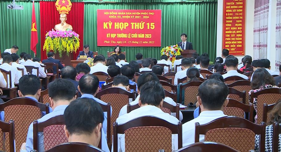 Quang cảnh&nbsp;Kỳ họp thứ 15 (kỳ họp thường lệ cuối năm 2023) của HĐND huyện Ph&uacute;c Thọ