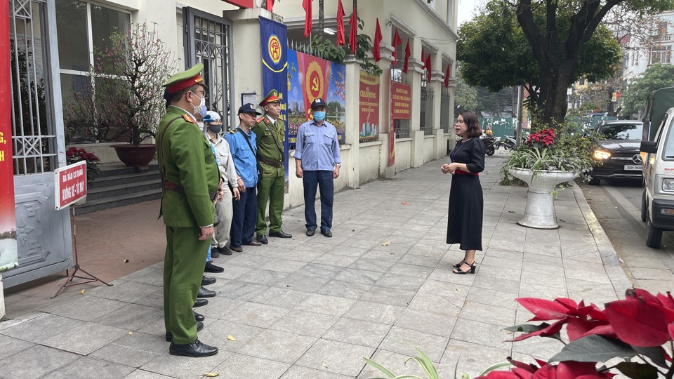 Lực lượng chức năng phường Bách Khoa triển khai phương án ra quân kiểm tra, duy trì trật tự đô thị trên địa bàn.