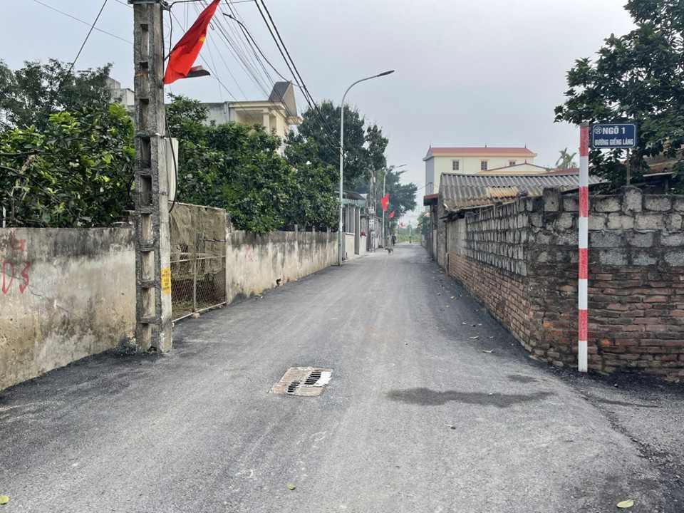 Nhiều tuyến đường giao th&ocirc;ng n&ocirc;ng th&ocirc;n của x&atilde; Tri Thủy đ&atilde; được đầu tư x&acirc;y dựng phục vụ đi lại sản xuất