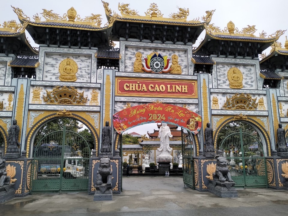 Đi lễ chùa, xin lộc đầu năm: Nét đẹp văn hóa của người Việt - Ảnh 1